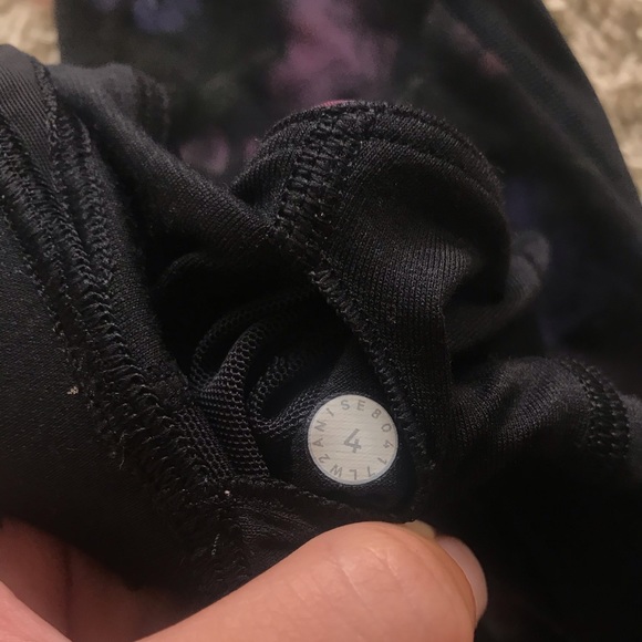 Lululemon floral sports bra - Picture 3 of 3